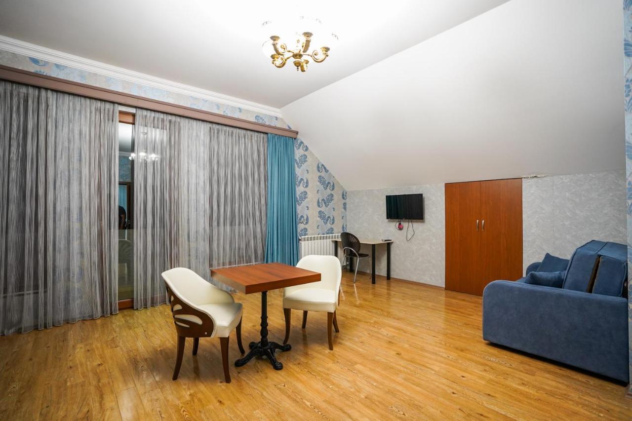 Natali Hotel Borjomi Esterno foto