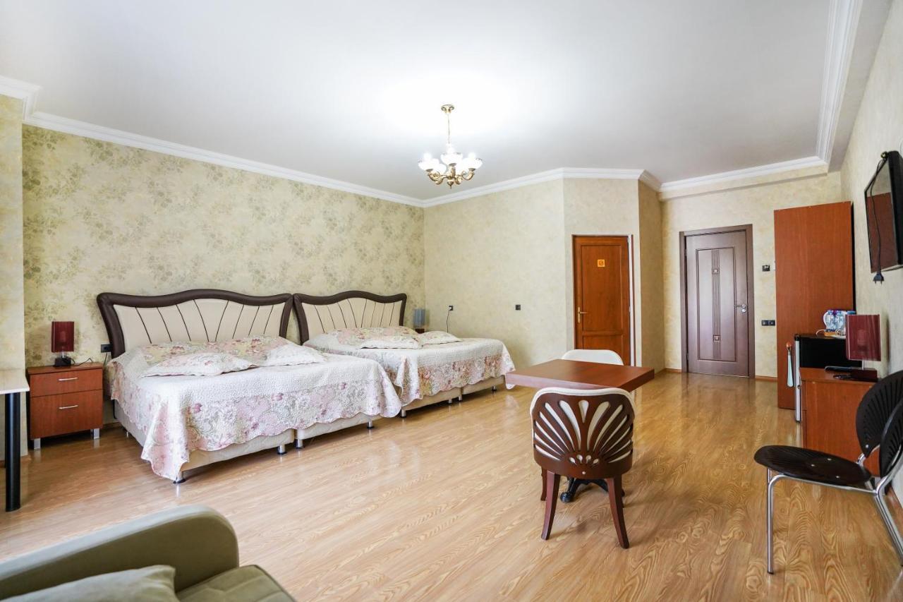 Natali Hotel Borjomi Esterno foto